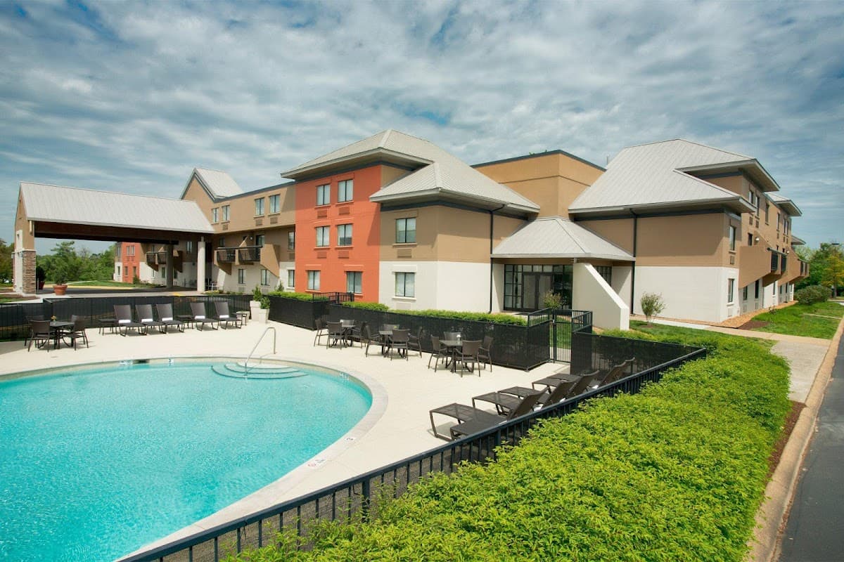 Holiday Inn Express Nashville Airport by IHG - Airport shuttle hotel near BNA