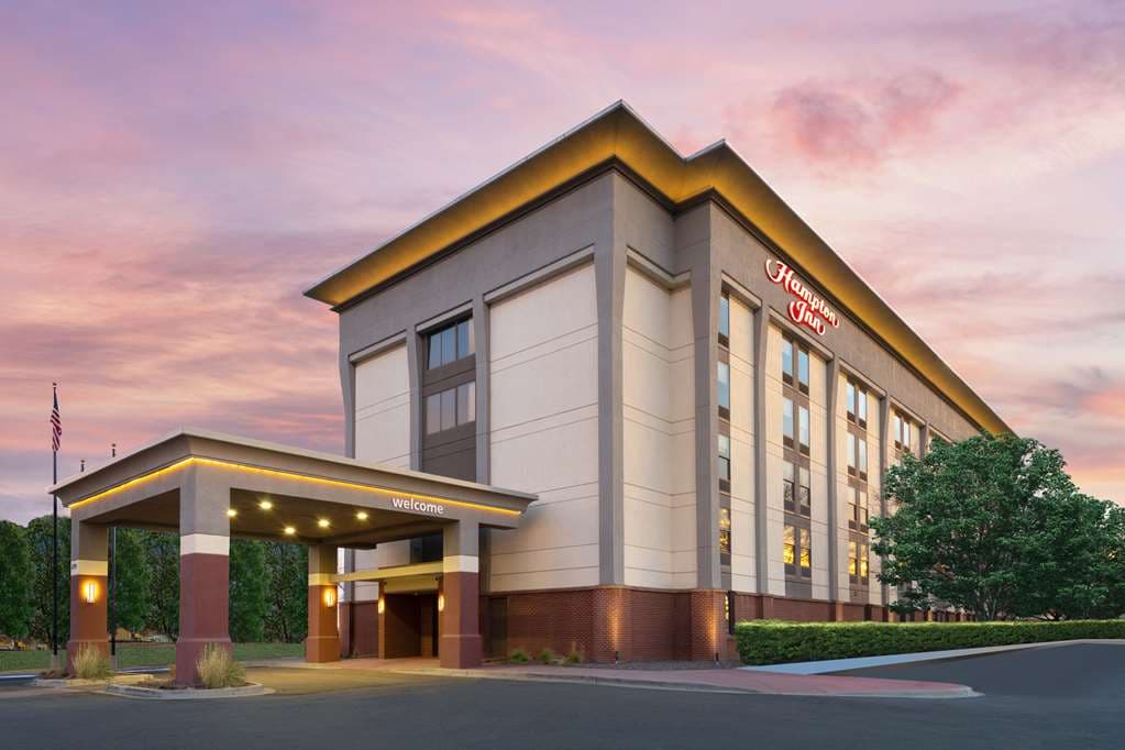 Hampton Inn Denver-International Airport - Airport shuttle hotel near DEN
