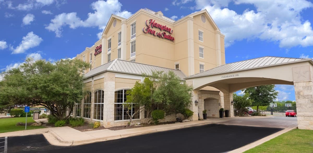 Hampton Inn & Suites Austin-Airport - Airport shuttle hotel near AUS