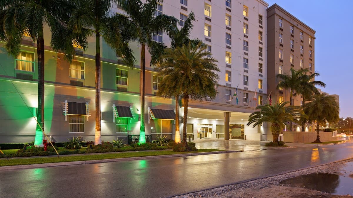 Best Western Plus Miami Intl Airport Hotel & Suites Coral Gables - Airport shuttle hotel near MIA