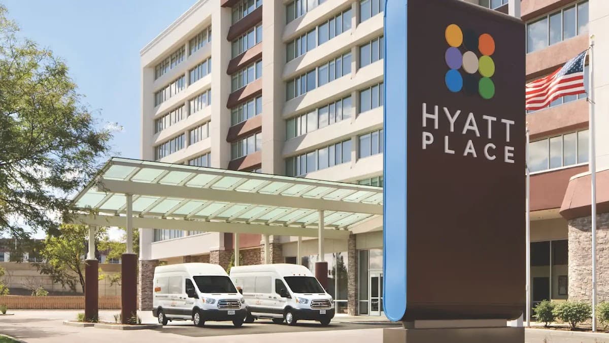 Hyatt Place Chicago/O'Hare Airport - Airport shuttle hotel near ORD