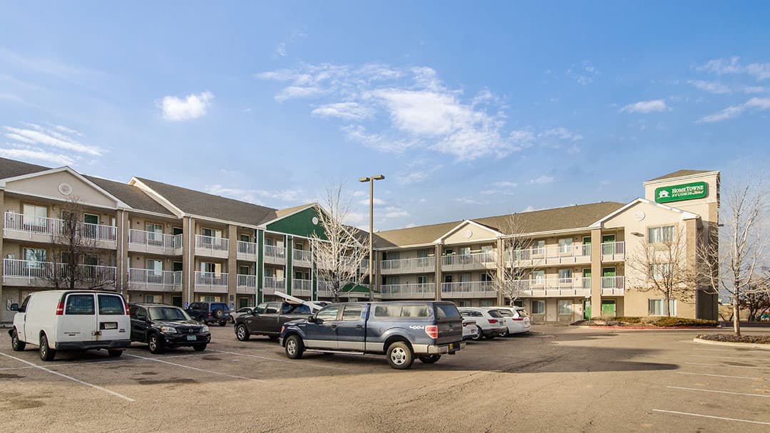 HomeTowne Studios Denver - Airport/ Aurora - Airport shuttle hotel near DEN