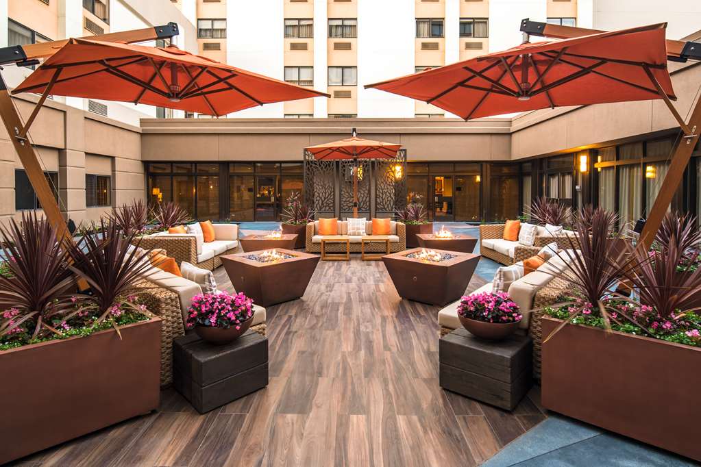 DoubleTree by Hilton Hotel San Francisco Airport - Airport shuttle hotel near SFO