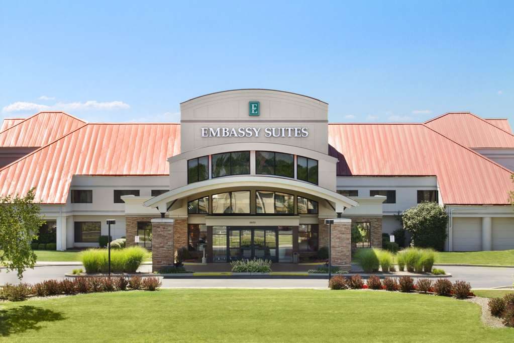 Embassy Suites by Hilton Detroit Metro Airport - Airport shuttle hotel near DTW