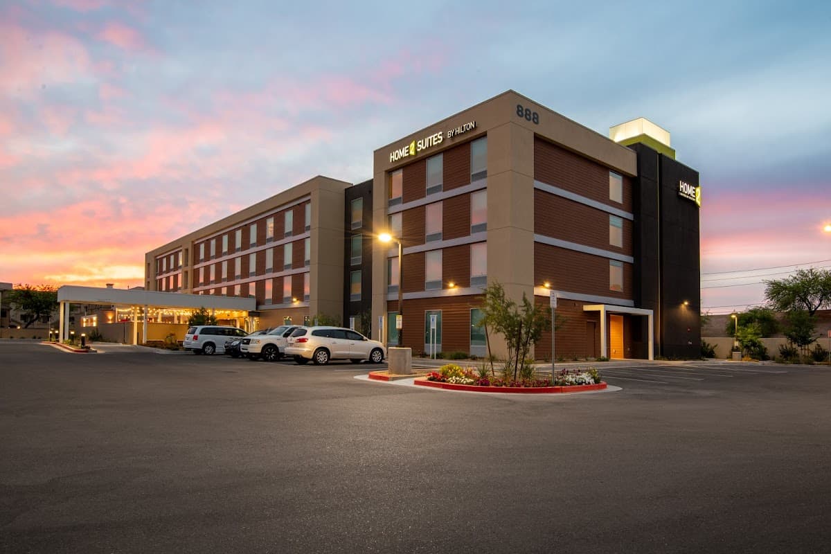 Home2 Suites by Hilton Phoenix Airport North - Airport shuttle hotel near PHX