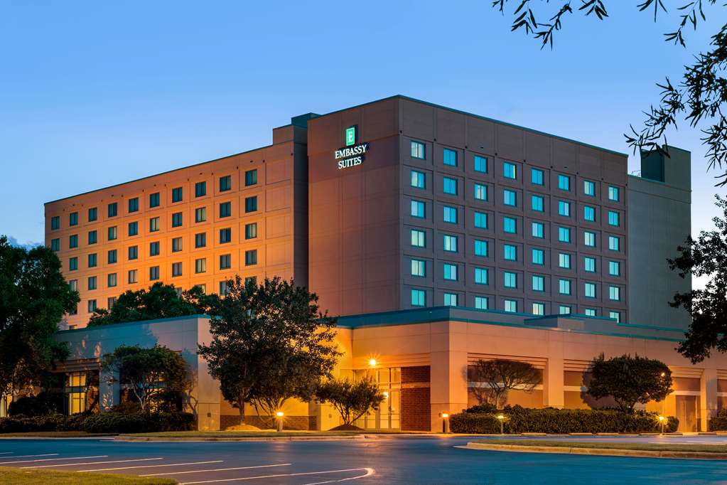 Embassy Suites by Hilton Raleigh Durham Research Triangle - Airport shuttle hotel near RDU