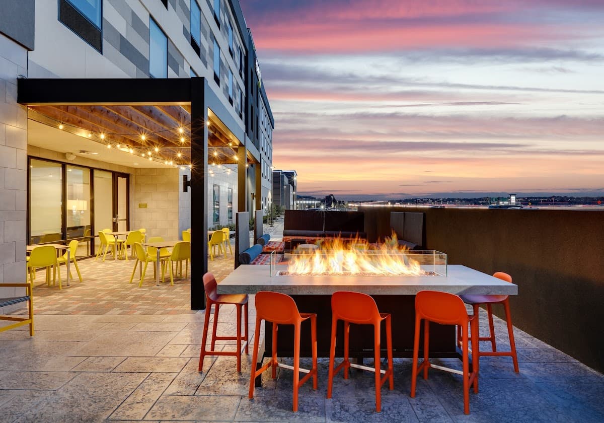 Home2 Suites by Hilton Euless DFW West - Airport shuttle hotel near DAL