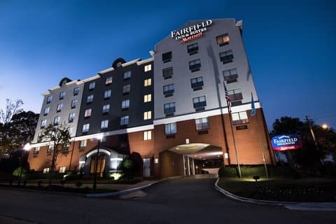 Fairfield by Marriott Inn & Suites Atlanta Airport North - Airport shuttle hotel near ATL