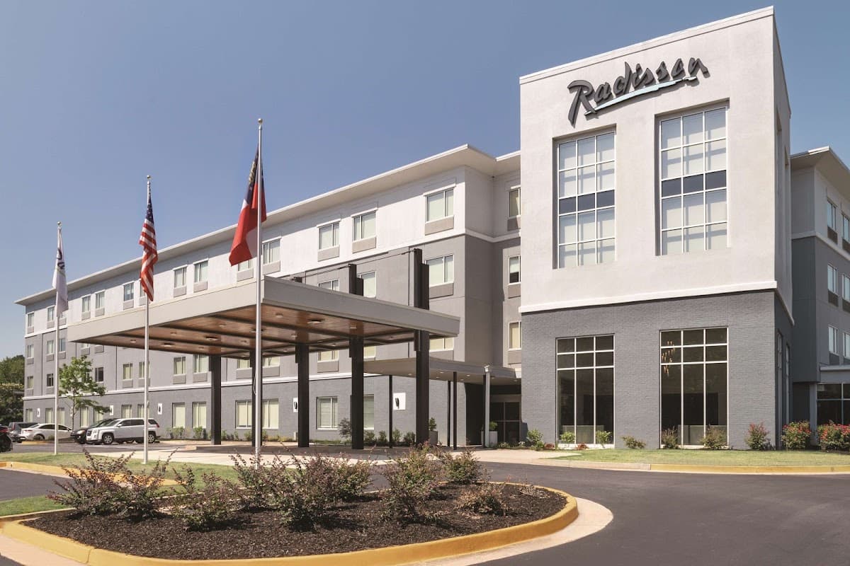 Radisson Hotel Atlanta Airport - Airport shuttle hotel near ATL