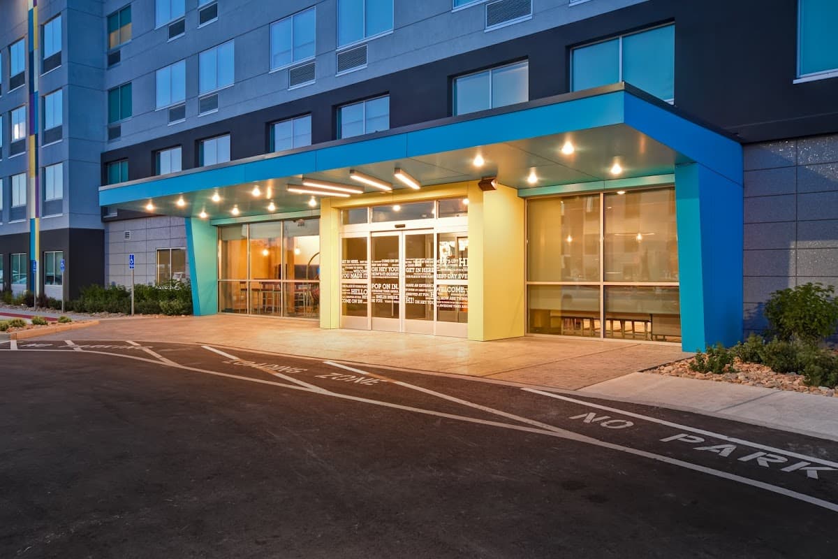 Tru by Hilton Salt Lake City Airport - Airport shuttle hotel near SLC