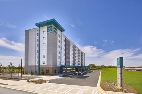 AC Hotel Atlanta Airport Gateway - Airport shuttle hotel near ATL