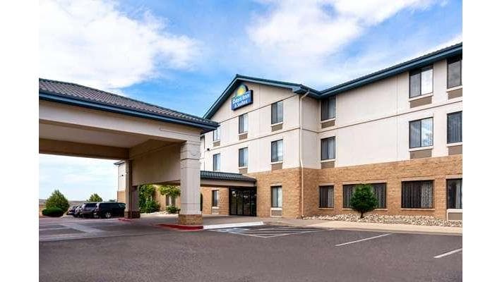 Days Inn & Suites by Wyndham Denver International Airport - Airport shuttle hotel near DEN