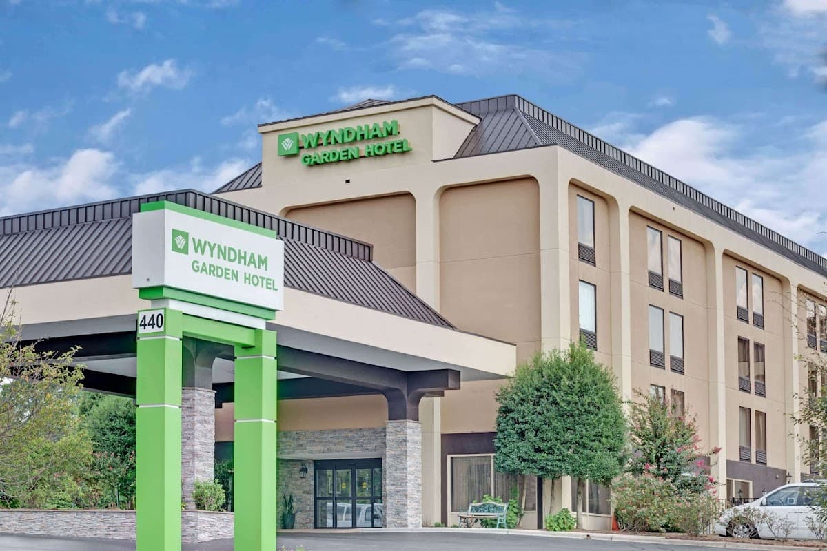 Wyndham Garden Charlotte Executive Park - Airport shuttle hotel near CLT