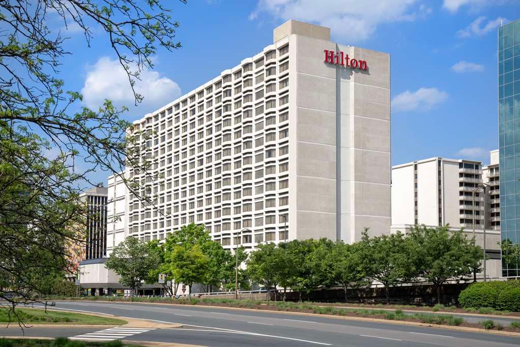 Hilton Arlington National Landing - Airport shuttle hotel near DCA