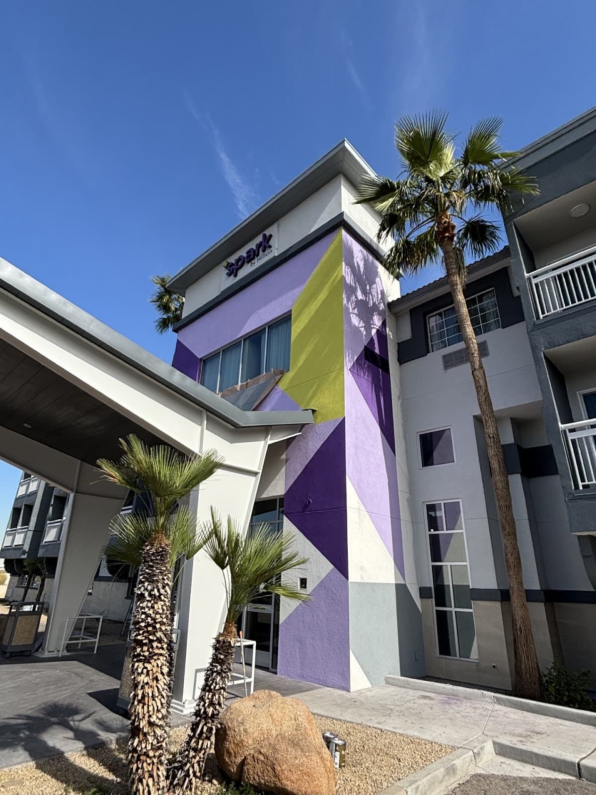 Spark by Hilton Tempe Phoenix Airport - Airport shuttle hotel near PHX