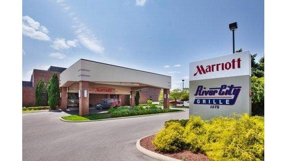 Columbus Airport Marriott - Airport shuttle hotel near CMH