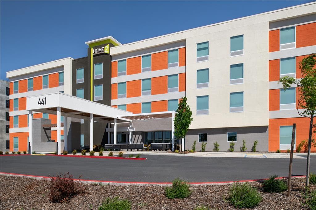 Home2 Suites by Hilton Woodland Sacramento - Airport shuttle hotel near SMF