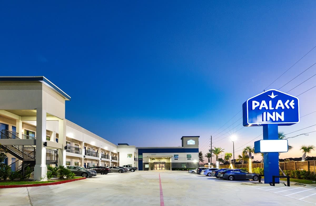 Palace Inn Blue IAH East - Airport shuttle hotel near IAH