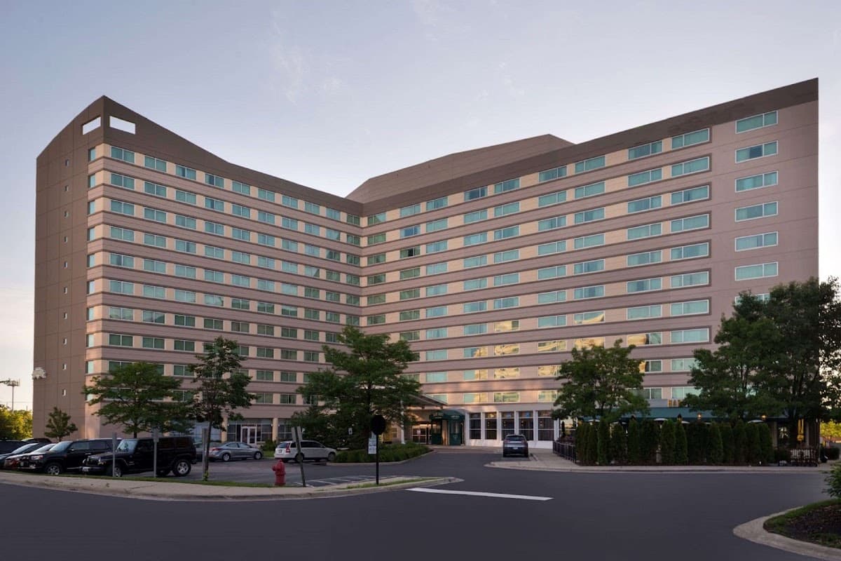 Sonesta Chicago O'Hare Airport Rosemont - Airport shuttle hotel near ORD
