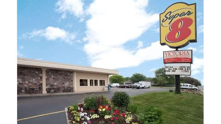 Super 8 by Wyndham Chicago Northlake O'Hare South - Airport shuttle hotel near ORD