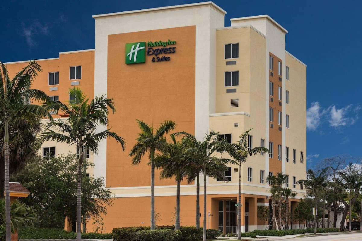 Holiday Inn Express & Suites Fort Lauderdale Airport South by IHG - Airport shuttle hotel near FLL