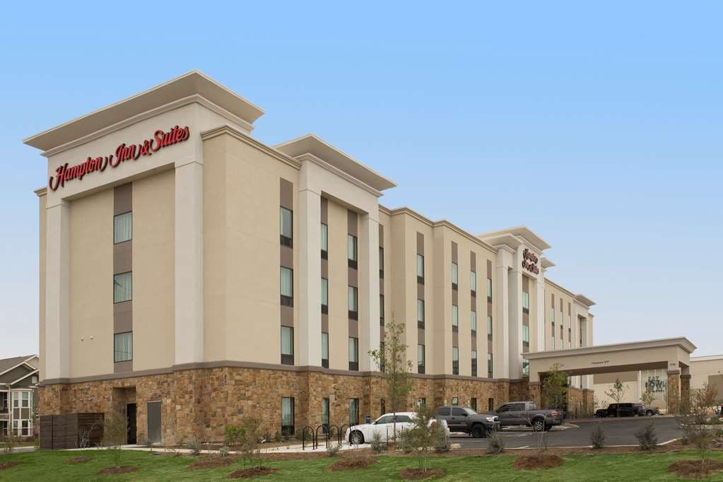 Hampton Inn & Suites San Antonio Lackland AFB SeaWorld - Airport shuttle hotel near SAT