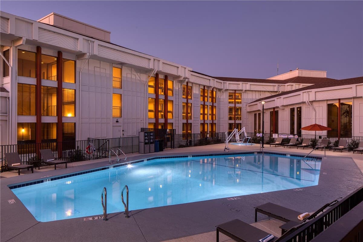 DoubleTree by Hilton Hotel Sacramento - Airport shuttle hotel near SMF