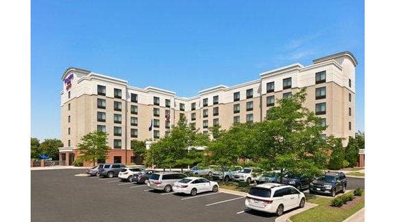 SpringHill Suites by Marriott Dulles Airport - Airport shuttle hotel near IAD