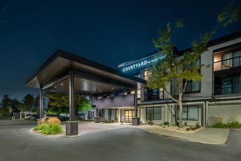 Courtyard by Marriott Salt Lake City Airport - Airport shuttle hotel near SLC
