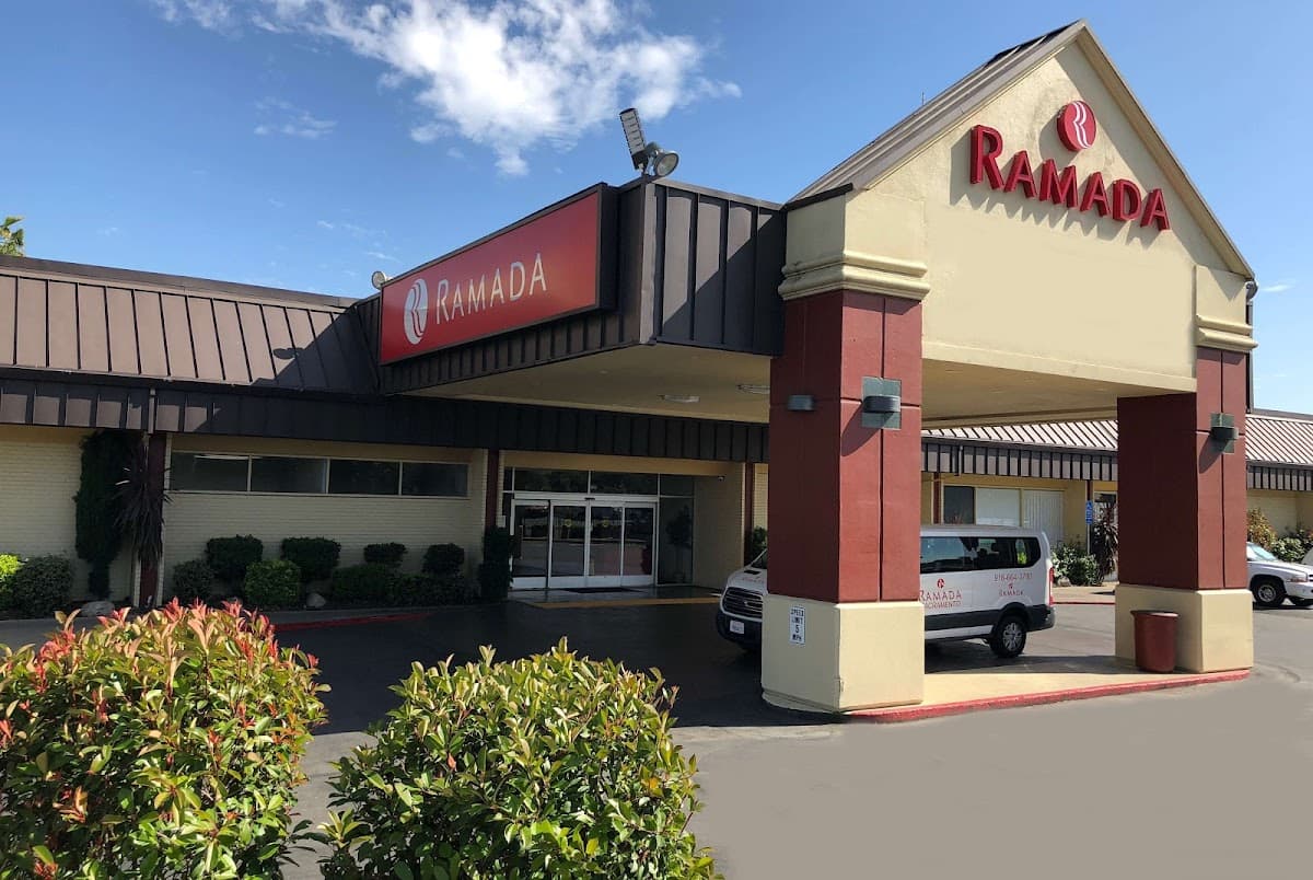 Ramada by Wyndham Sacramento - Airport shuttle hotel near SMF