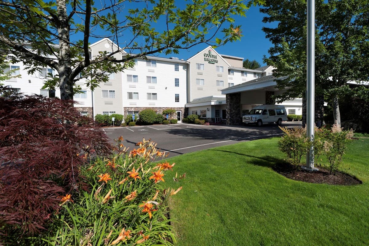Country Inn & Suites by Radisson, Portland International Airport, OR - Airport shuttle hotel near PDX