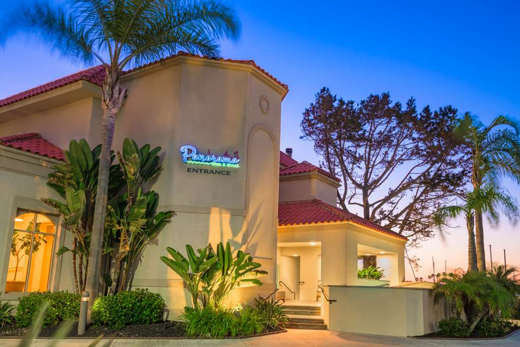 Hilton San Diego Airport/Harbor Island - Airport shuttle hotel near SAN