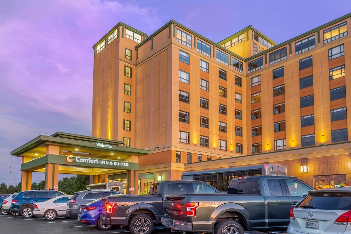 Comfort Inn & Suites Logan International Airport - Airport shuttle hotel near BOS