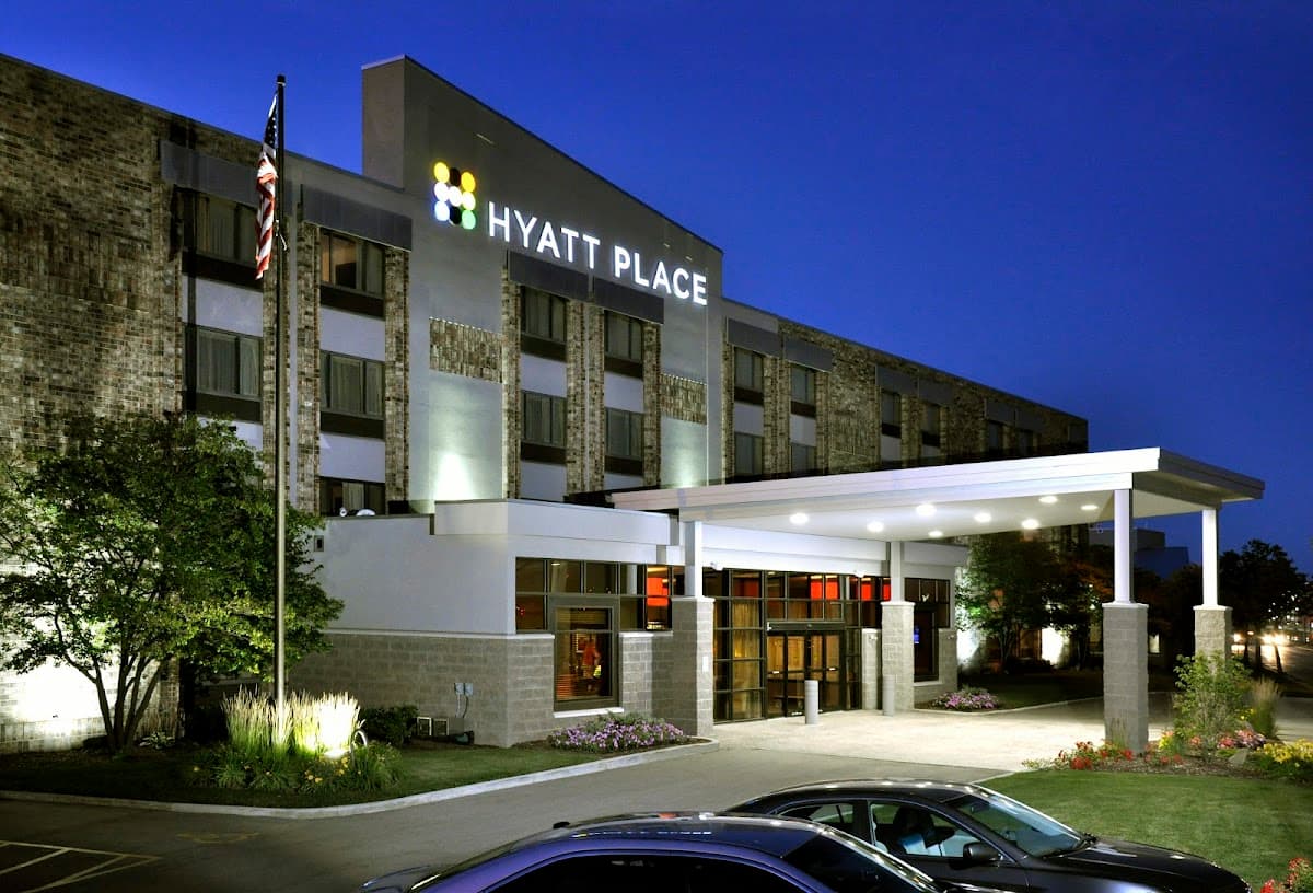 Hyatt Place Milwaukee Airport - Airport shuttle hotel near MKE