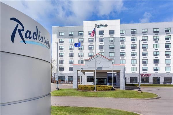Radisson Hotel Detroit Metro Airport - Airport shuttle hotel near DTW
