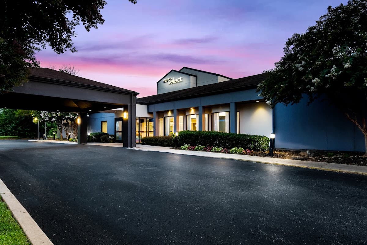 Sonesta Select Philadelphia Airport - Airport shuttle hotel near PHL