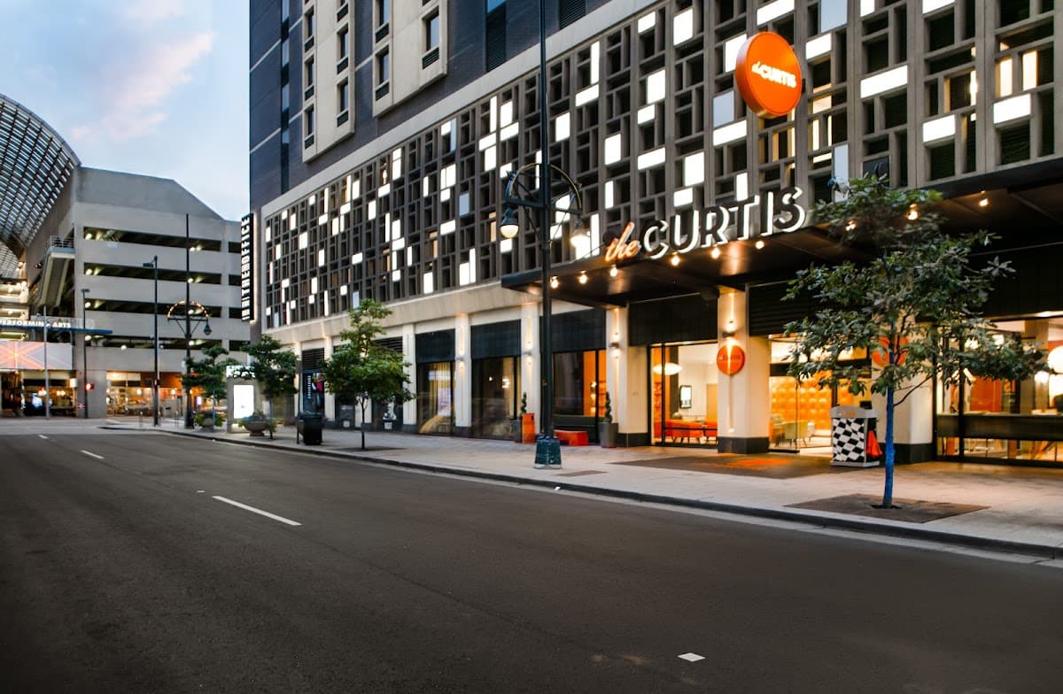 the Curtis Denver - a DoubleTree by Hilton Hotel - Airport shuttle hotel near DEN