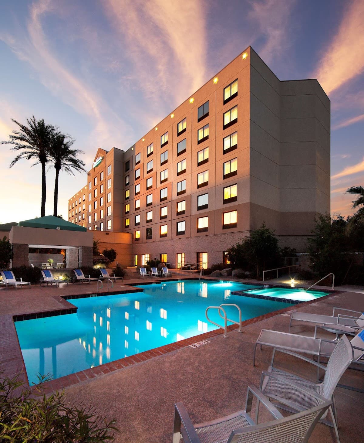 Radisson Hotel Phoenix Airport - Airport shuttle hotel near PHX