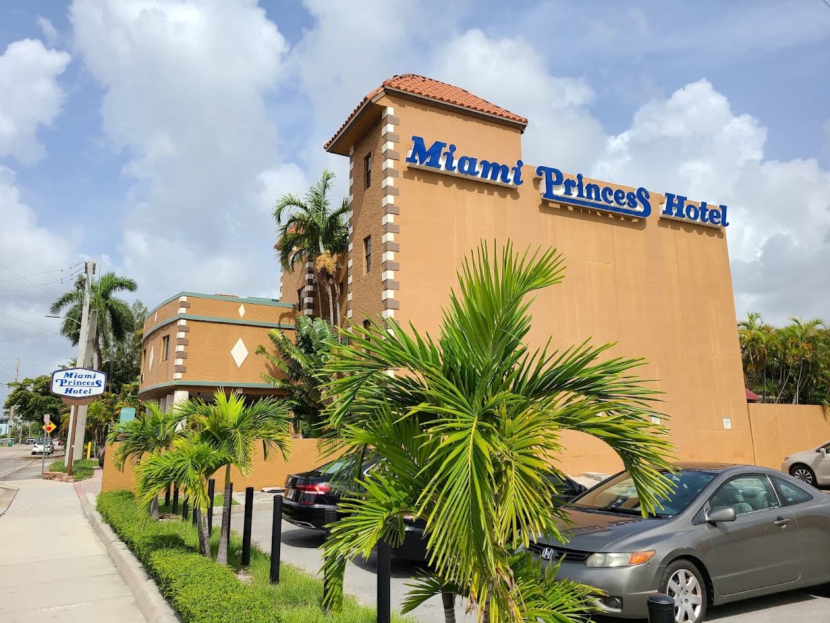 Miami Princess Hotel - Airport shuttle hotel near MIA