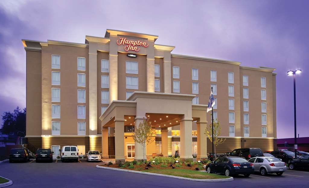 Hampton Inn North Olmsted Cleveland Airport - Airport shuttle hotel near CLE