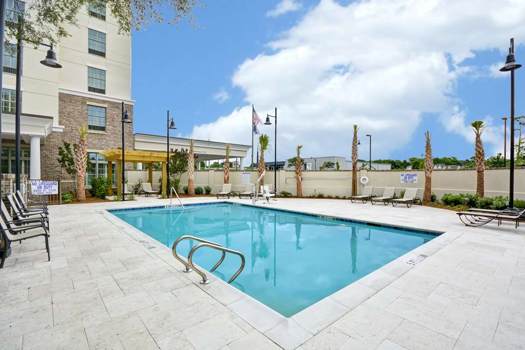 Hampton Inn & Suites Charleston Airport - Airport shuttle hotel near CHS
