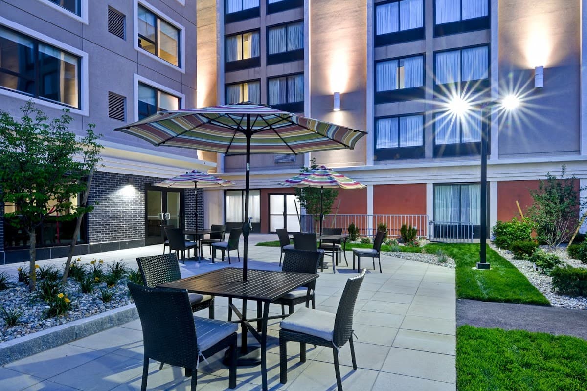 Holiday Inn Express Boston by IHG - Airport shuttle hotel near BOS