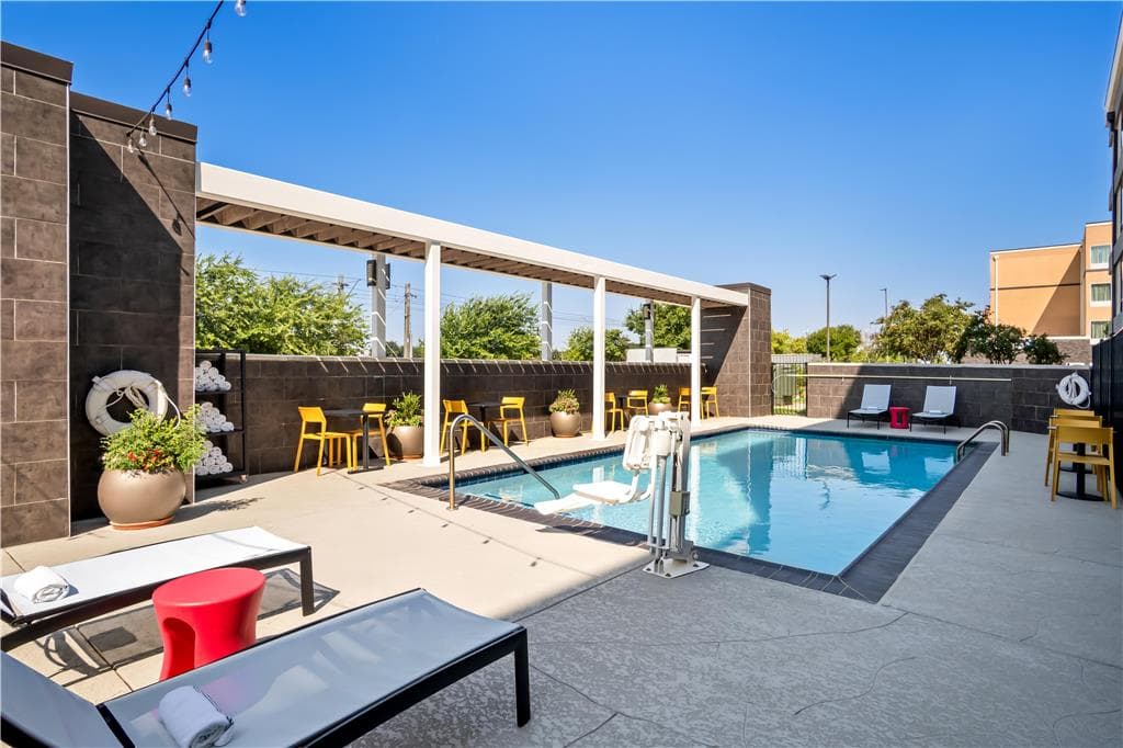 Home2 Suites by Hilton Irving/DFW Airport North - Airport shuttle hotel near DFW