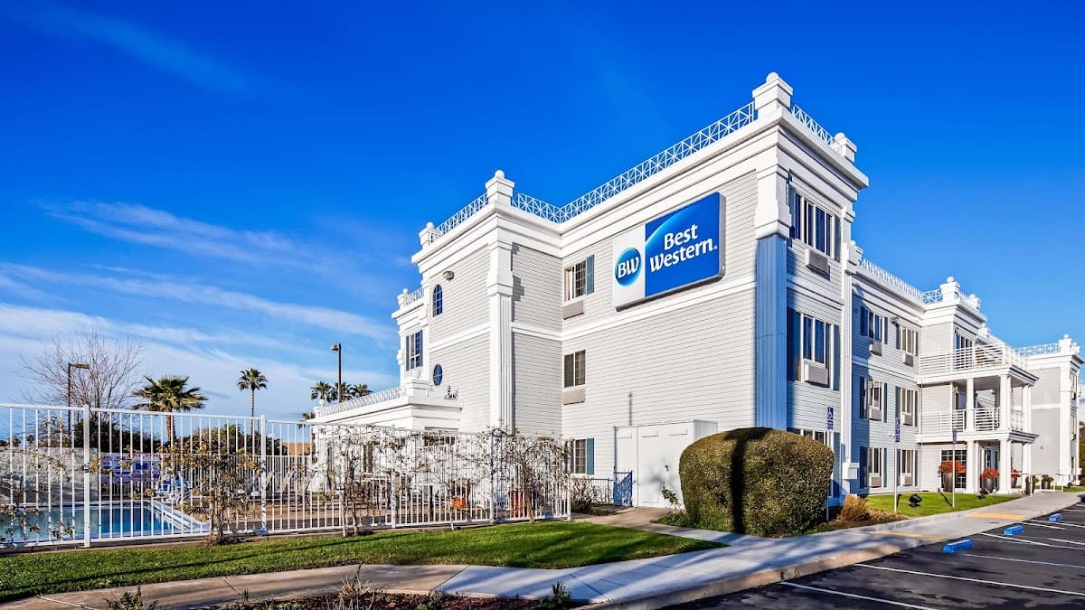 Best Western Capital City Inn - Airport shuttle hotel near SMF