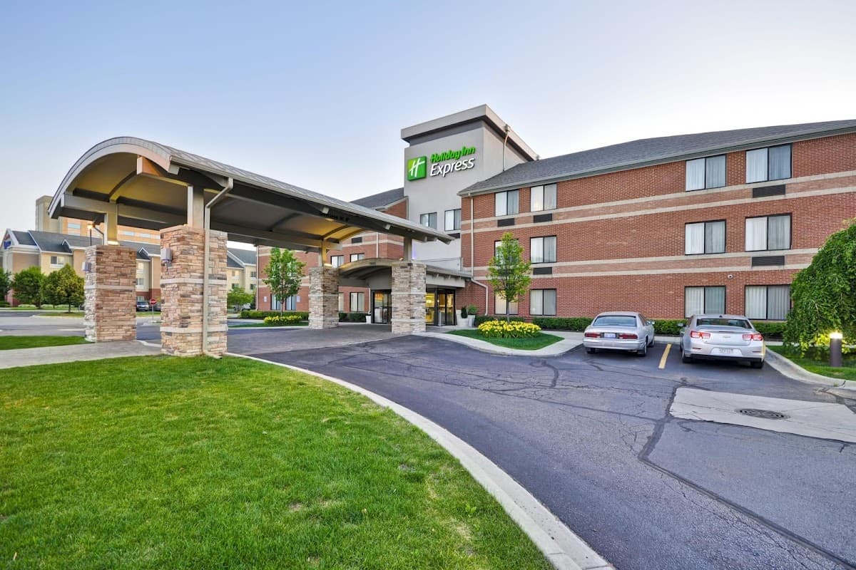 Holiday Inn Express Romulus / Detroit Airport by IHG - Airport shuttle hotel near DTW