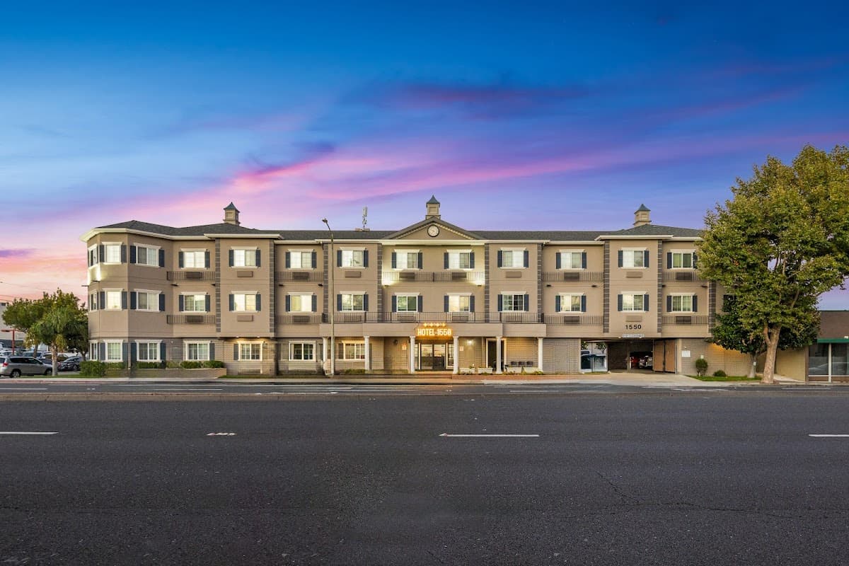 Hotel 1550 - Airport shuttle hotel near SFO