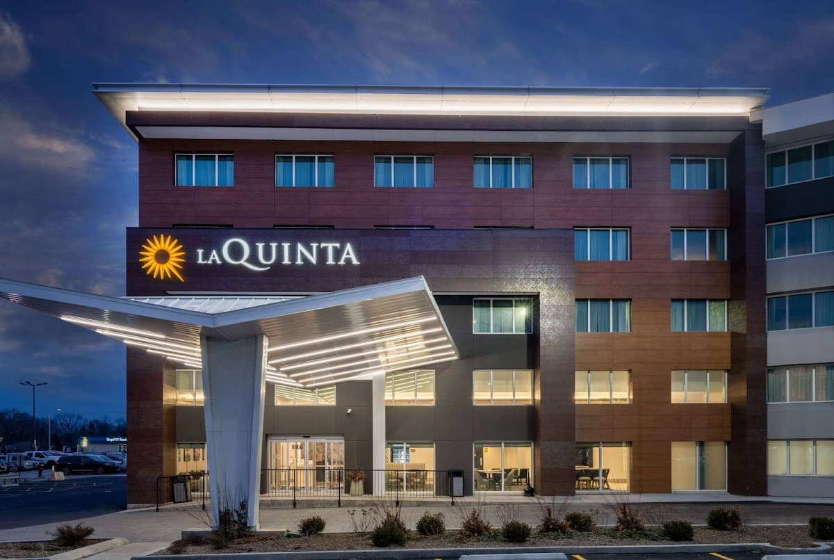 La Quinta by Wyndham Chicago O'Hare Airport - Airport shuttle hotel near ORD