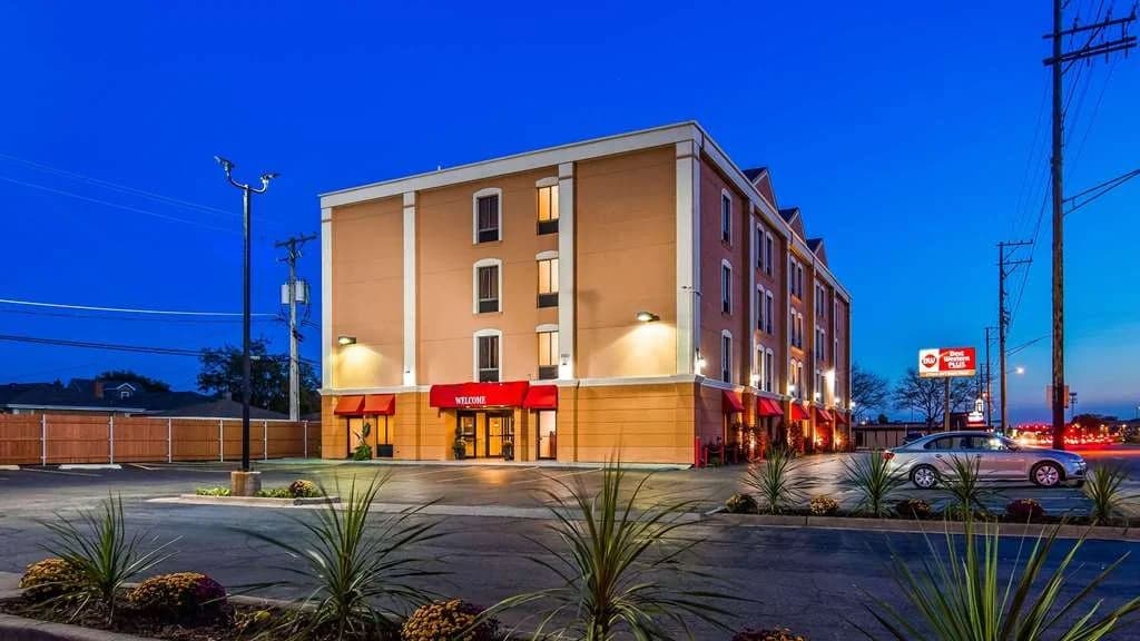 Best Western Plus O'Hare International South Hotel - Airport shuttle hotel near ORD