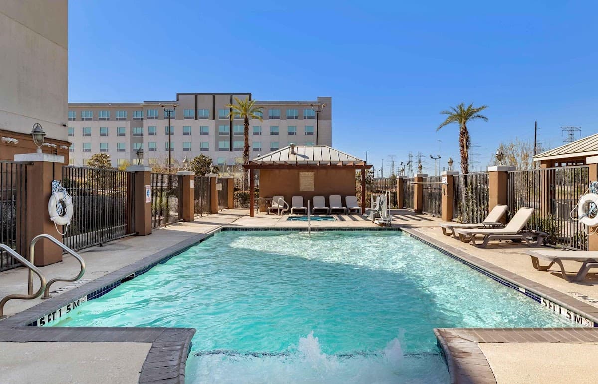 Extended Stay America Suites- Houston – IAH Airport - Airport shuttle hotel near IAH