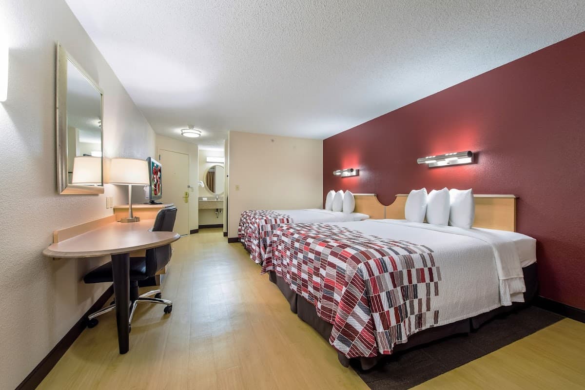 Red Roof Inn Seattle Airport - SEATAC - Airport shuttle hotel near SEA